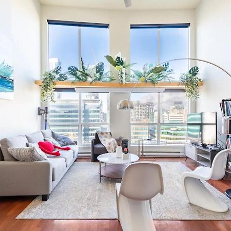 Loft In Downtown Vancouver With Free Parking Экстерьер фото