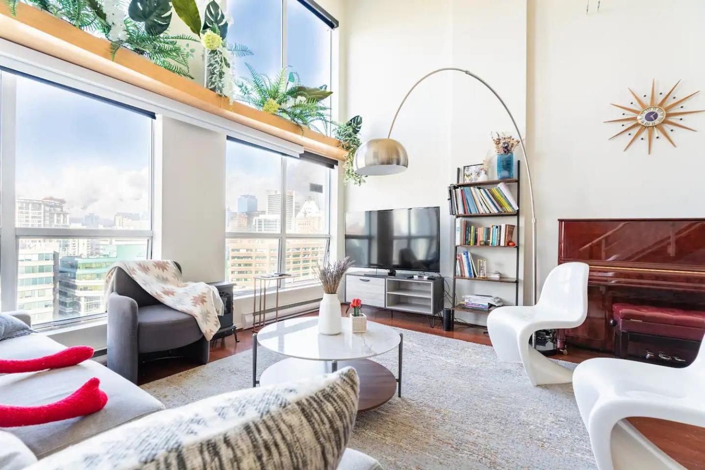 Loft In Downtown Vancouver With Free Parking Экстерьер фото